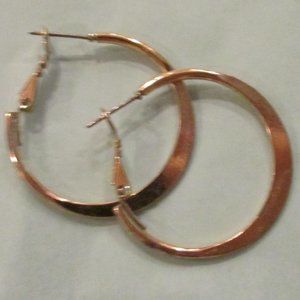 Small gold hoops